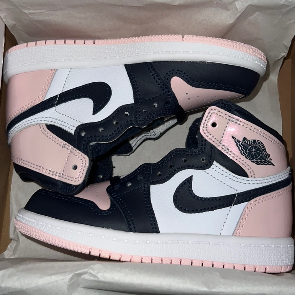 Air Jordan 1 Retro High OG (PS) ‘Atmosphere’